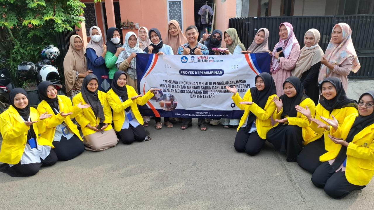 Mahasiswa PPG UT Mengajak Warga Kelola Limbah Jelantah menjadi Product Bernilai Ekonomis