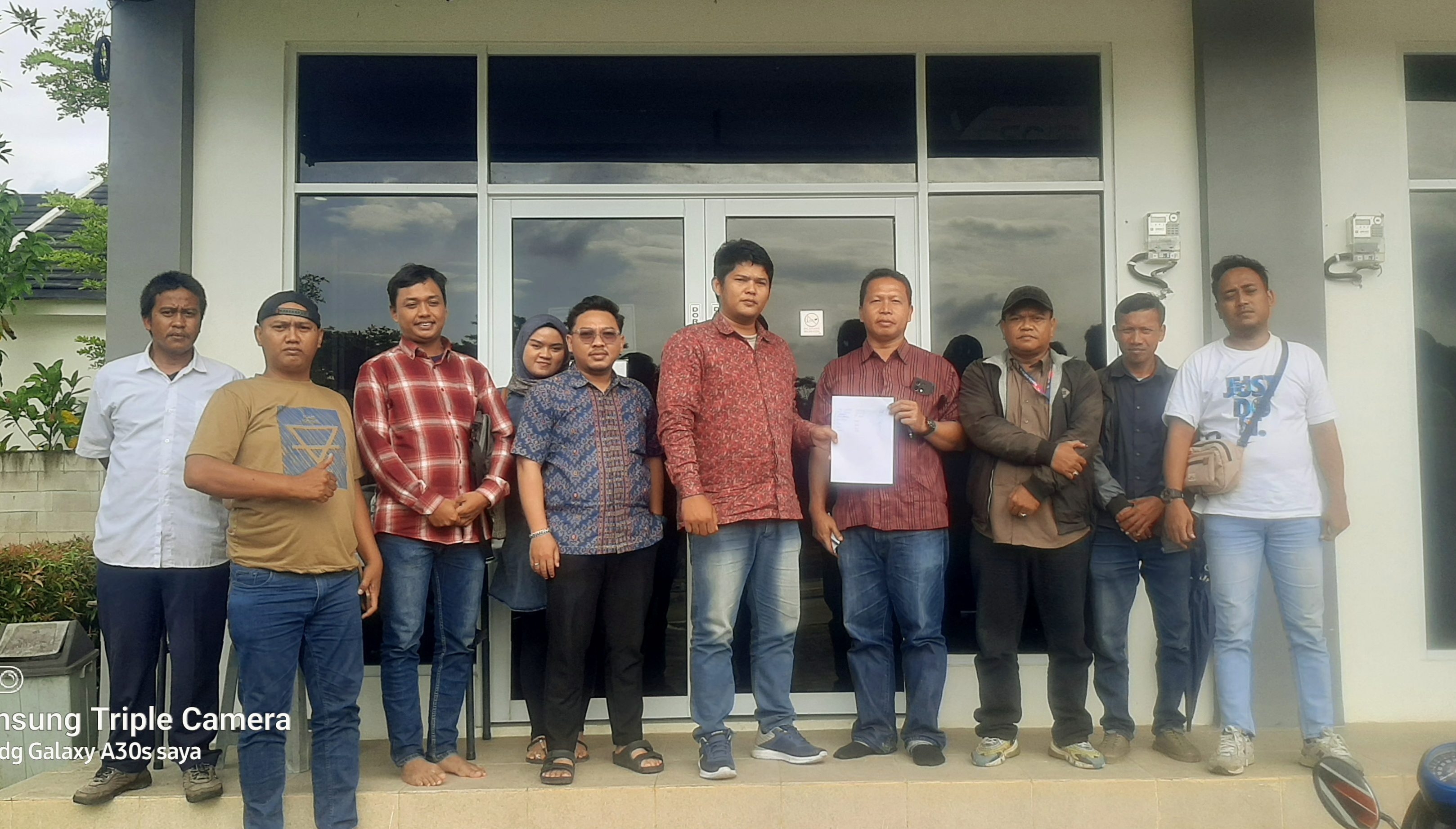 Konsumen Perum Citra Swarna Tembong City Merasa Dibohongi Dan Dirugikan Atas Pembangunan Tak Kunjung Terealisasi