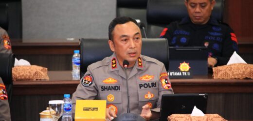 Kapolri Berikan Pelayanan Kesehatan Gratis Bagi Ribuan Orang Hari Ini