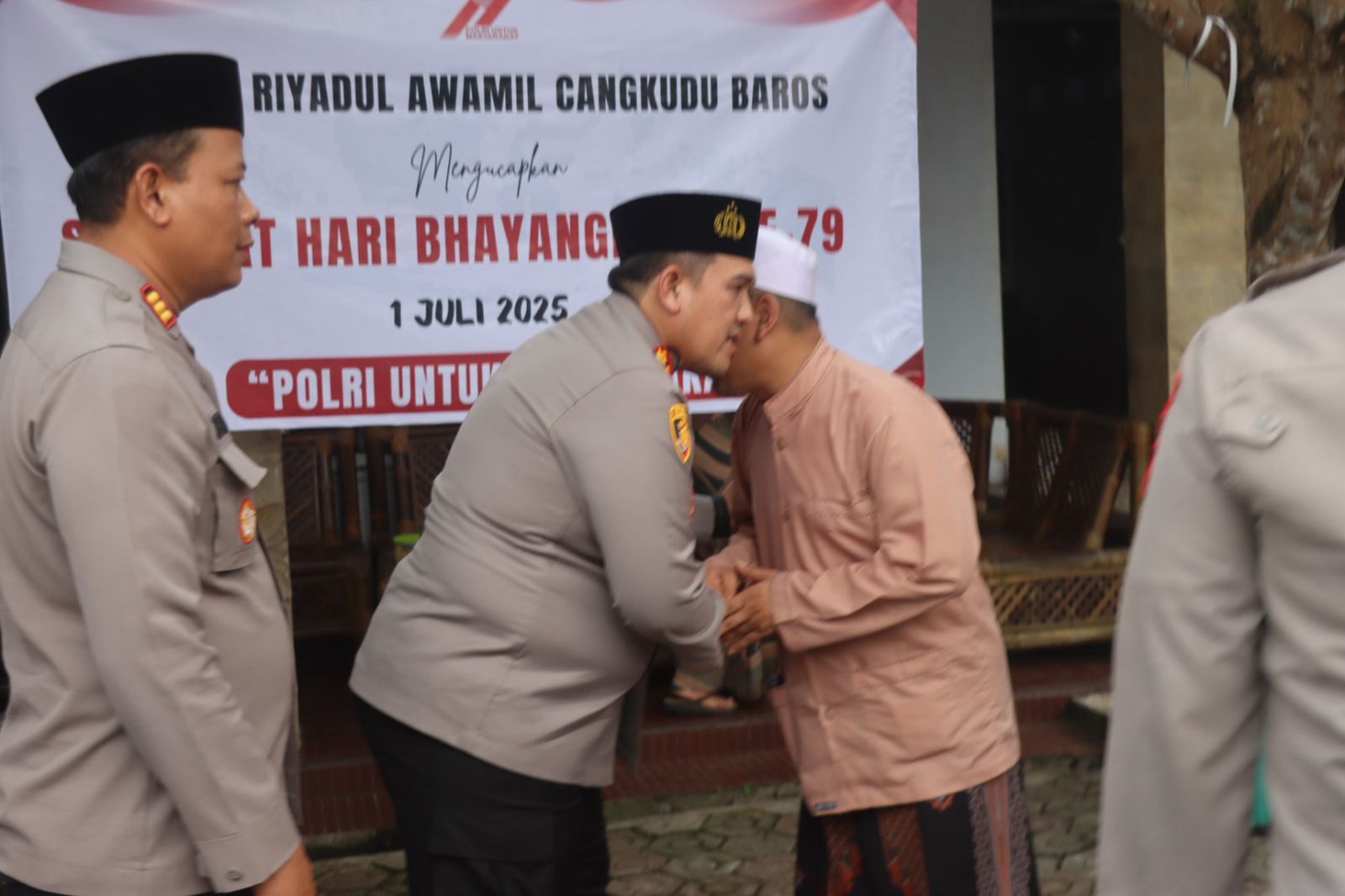 Kapolres Serang Kota Bersama Pejabat Utama Bersilaturahmi Ke Ponpes Riyadul Awamil