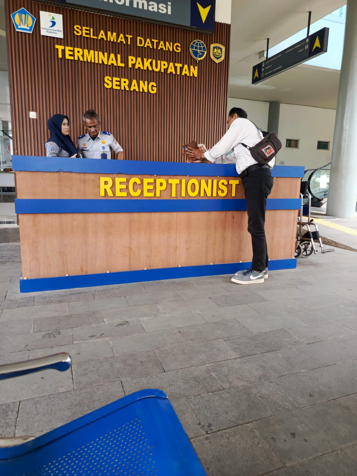Diduga Oknum Anggota Dishub Kementrian Terminal Pakupatan Serang, Halangi Tugas Insan Media