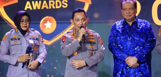 Kapolri Tegaskan Komitmen Reformasi Dan Pelayanan Terbaik Dalam Hoegeng Awards 2025