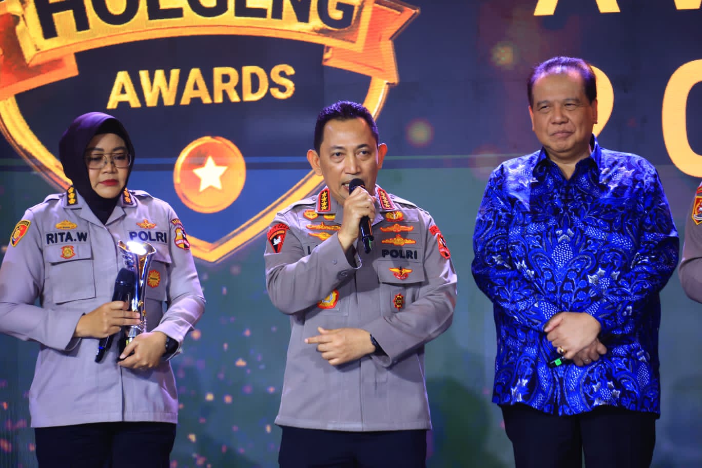 Kapolri Tegaskan Komitmen Reformasi Dan Pelayanan Terbaik Dalam Hoegeng Awards 2025