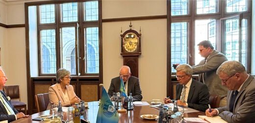 PERKUAT HUBUNGAN INDONESIA DAN BREMEN, KONJEN RI HAMBURG TEMUI WALIKOTA DAN IHK BREMEN