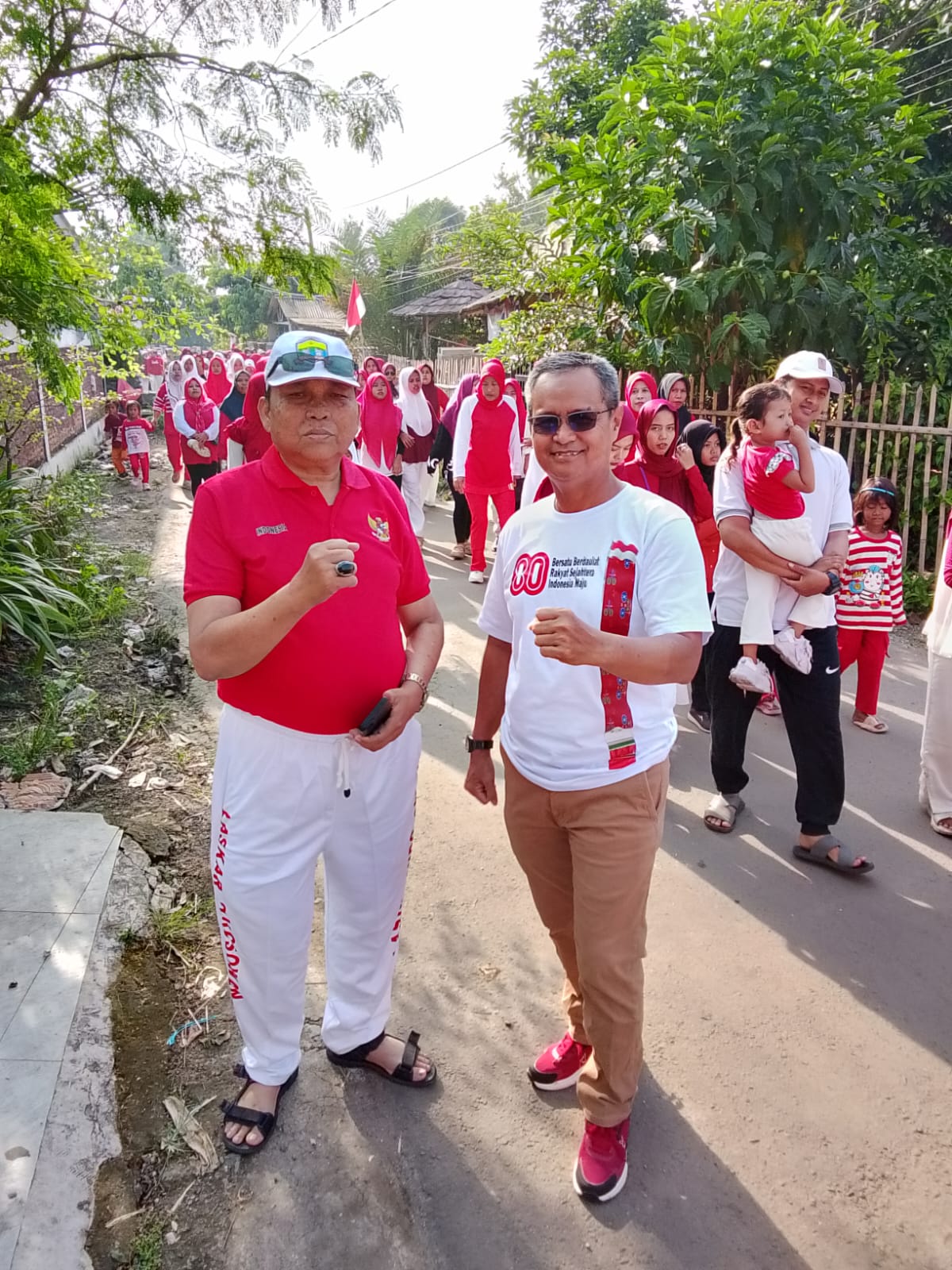 Semarak HUT Ke 80 Kemerdekaan RI Kelurahan Bendung Kecamatan Kasemen Gelar Jalan Santai Dan Senam