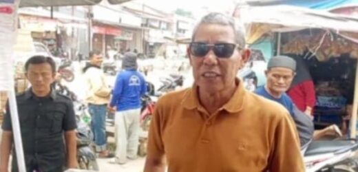 Ketua BBR dan TTKKDH Berkolaborasi Bersihkan Sampah Bersama Pedagang di Pasar Rau