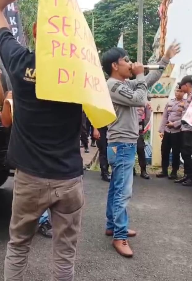 AL-SERUT Geruduk Kantor Pendopo Bupati Serang dan DPRD Kabupaten Serang