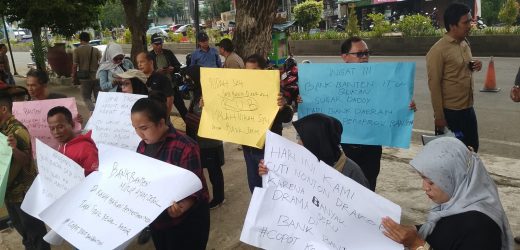 Pelayanan Kantor Pusat Bank Banten Lumpuh Digoyang Aksi Massa Koar Banten Jilid II