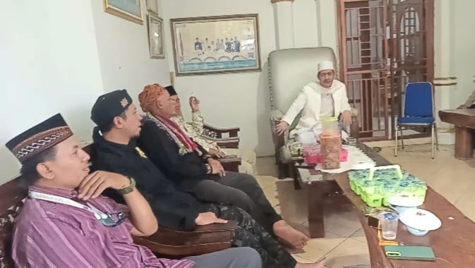 Lembaga Pemangku Adat Jayakarta dan Budayantara Kunjungi Kediaman Salah Satu Tokoh Kesultanan Banten
