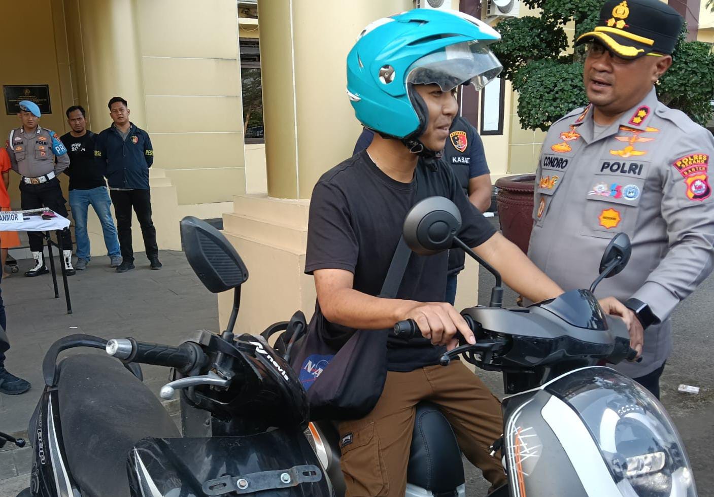 Kapolres Serang Banten Kembalikan Motor Hasil Curian, Pemilik Sumringah