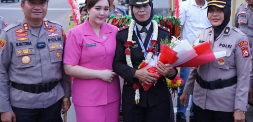 Upacara Purnabakti dan Tradisi Farewell, Polres Cilegon Lepas Purnawirawan Kompol Chotidjah dengan Penuh Keharuan