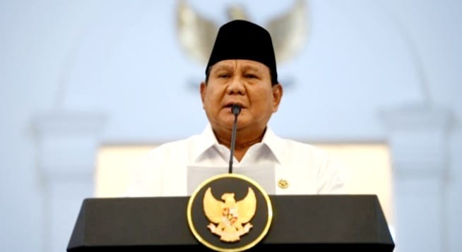 Rayakan Milad ke-74, Prabowo Potong Tumpeng di Istana