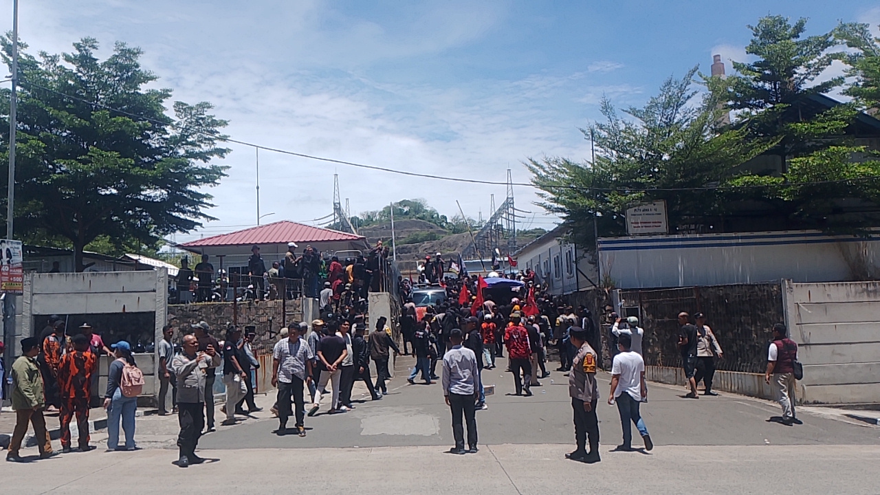 Aliansi Banten Birokrasi Gelar Aksi di PLTU Suralaya, Soroti Dugaan Korupsi dan Diskriminasi