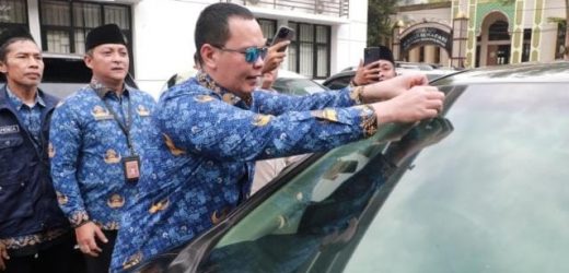 Wali Kota Dan Kepala Bapenda Kota Serang Menertibkan Aset 44 Mobil ASN Yang Menunggak Pajak