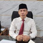 Kemenag Pandeglang Tegaskan Dukung Perjuangan Guru Honorer Madrasah Kepala Kantor Kementerian Agama (Kemenag) Kabupaten Pandeglang, Lukmanul Hakim, memberikan klarifikasi terkait pemberitaan sebelumnya yang menyinggung pernyataannya tentang aksi para guru honorer madrasah.