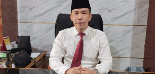 Kemenag Pandeglang Tegaskan Dukung Perjuangan Guru Honorer Madrasah Kepala Kantor Kementerian Agama (Kemenag) Kabupaten Pandeglang, Lukmanul Hakim, memberikan klarifikasi terkait pemberitaan sebelumnya yang menyinggung pernyataannya tentang aksi para guru honorer madrasah.