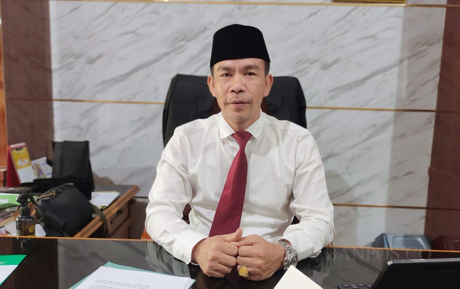 Kemenag Pandeglang Tegaskan Dukung Perjuangan Guru Honorer Madrasah Kepala Kantor Kementerian Agama (Kemenag) Kabupaten Pandeglang, Lukmanul Hakim, memberikan klarifikasi terkait pemberitaan sebelumnya yang menyinggung pernyataannya tentang aksi para guru honorer madrasah.