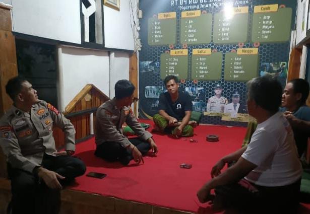 Untuk Menyerap Aspirasi dan Masukan Dari Warga, Jajaran Polres Serang dan Polsek Rutin Patroli Sambangi Poskamling