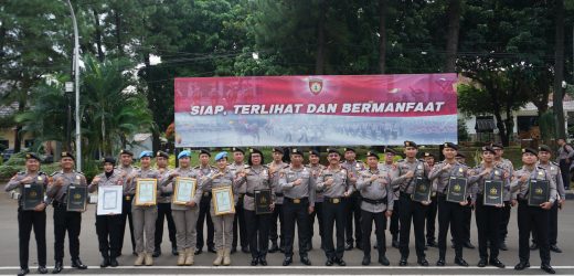 Kakorsabhara Baharkam Polri Berikan Penghargaan kepada Personel Berprestasi di Mako Korsabhara Depok