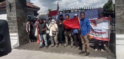 Puluhan Masa Lembaga KPK-Nusantara Banten, Geruduk Kantor BPJN Banten