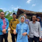 Kades Suheli Dampingi Bupati Serang Ratu Rachmatuzakiyah Tinjau Rumah Kusnadi Warga Jalupang Wetan