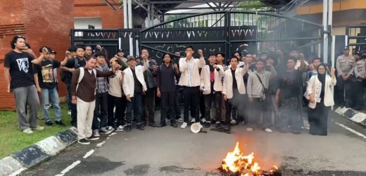 Aksi di DPRD Banten, DEMA UIN SMH Banten Soroti Penegakan HAM dan Reformasi Peradilan Militer