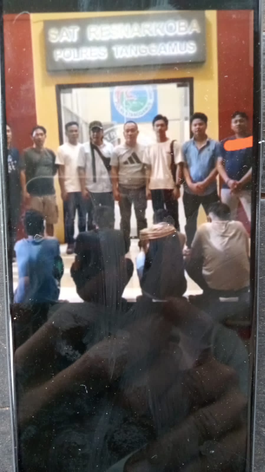 Polresta Tanggamus berhasil amankan lima(5) orang yang diduga pengedar narkoba jenis sabu sabu.