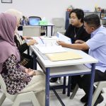 Gubernur Andra Soni Beri Contoh, Gerakan Antar Anak Ambil Rapot Perkuat Pendidikan Karakter