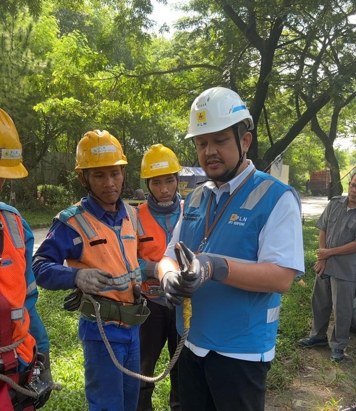 Manager PLN UP3 Serpong Turun Langsung Pastikan Standar K3, Tegaskan Keselamatan Kerja Harga Mati