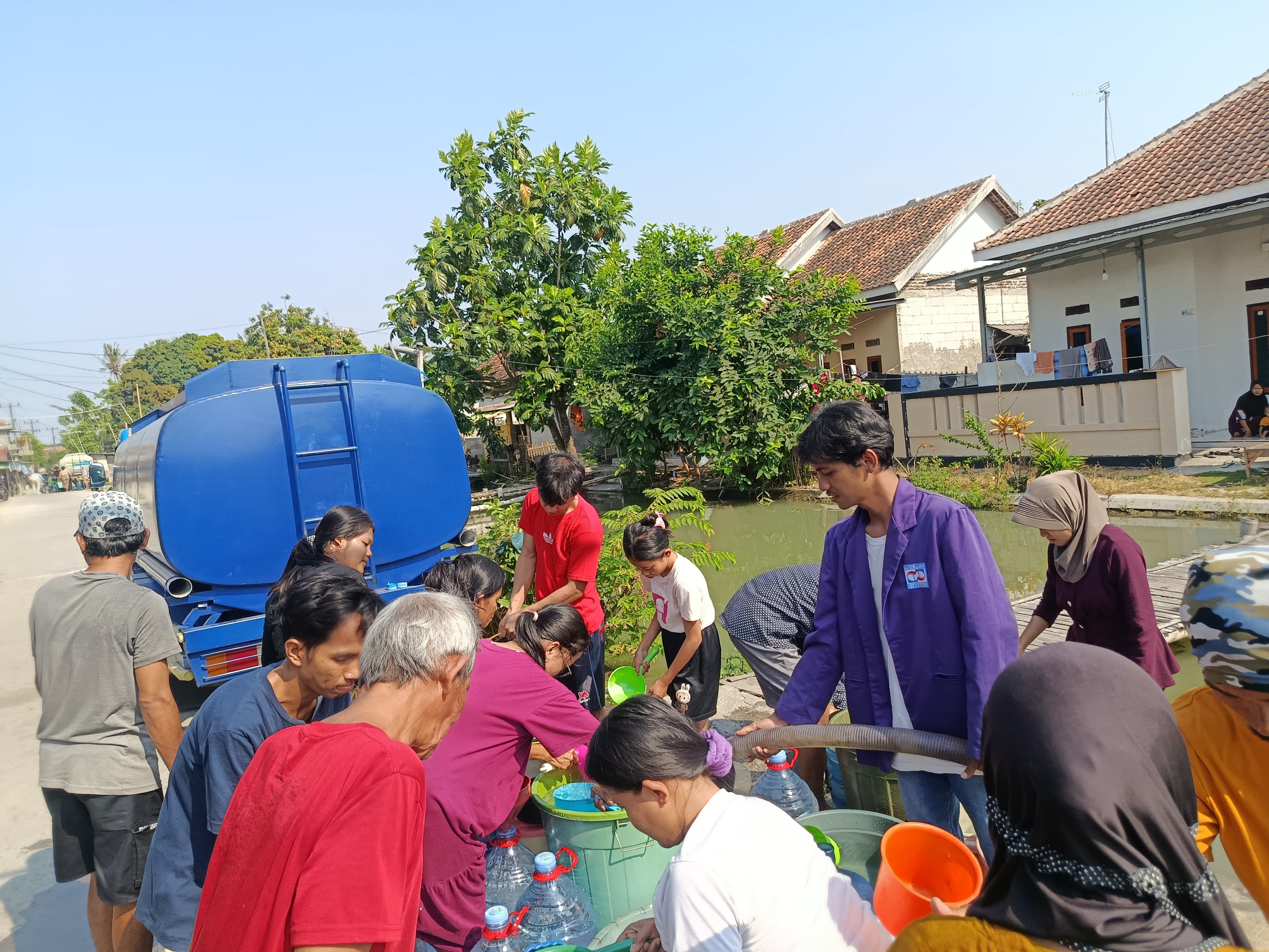 AMDBB Salurkan Bantuan Air Bersih dan Sembako kepada Masyarakat di Daerah Provinsi Banten
